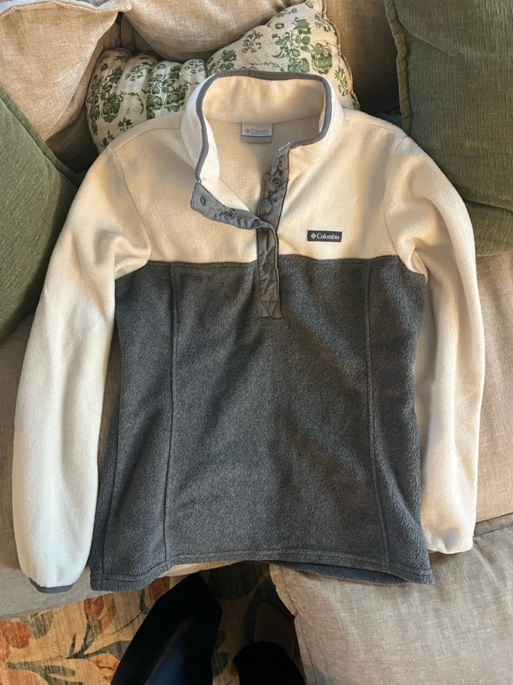 Columbia Two-Tone Fleece Jacket in Cream and Gray